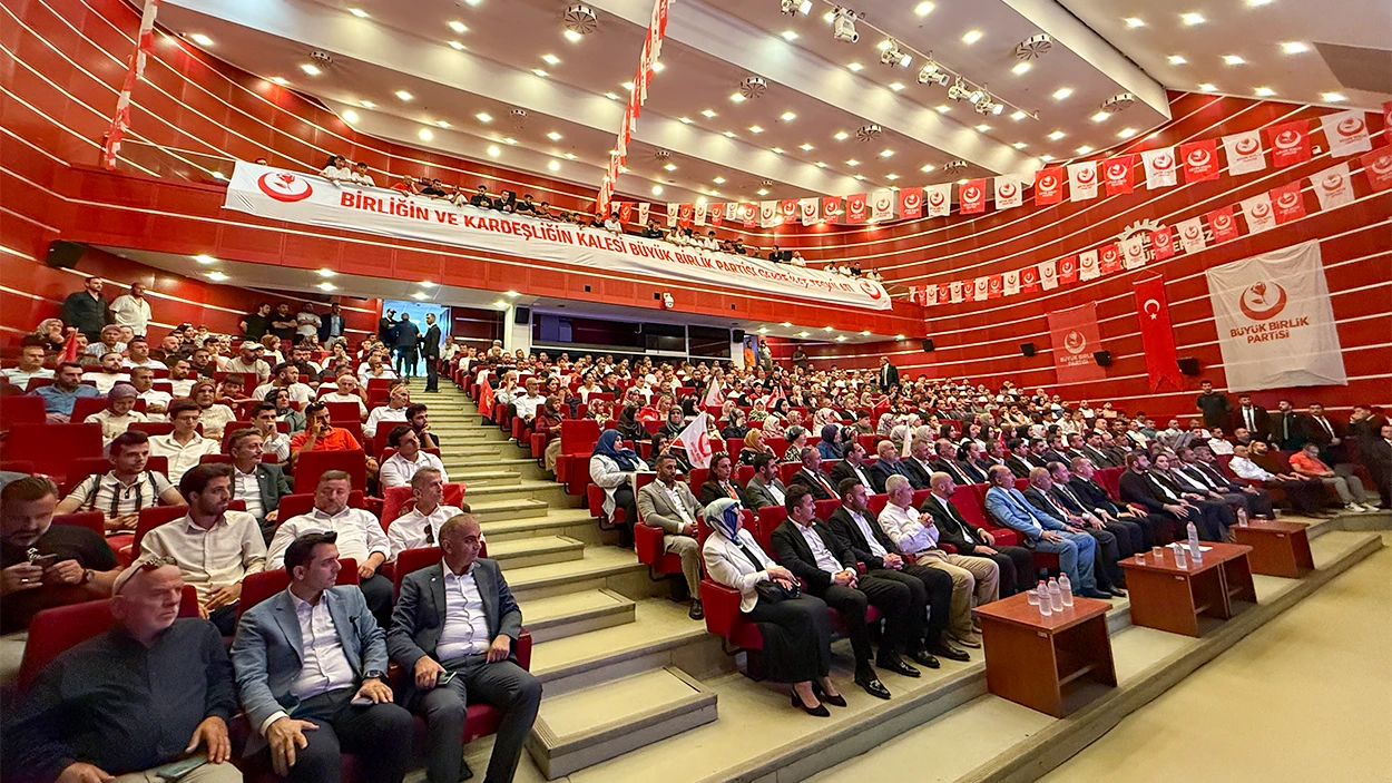 Büyük Birlik Gebze’de Tarih Yazdı: 700 Kişilik Salon Yetersiz Kaldı