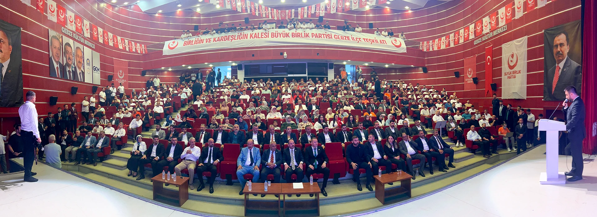 Büyük Birlik Gebze’de Tarih Yazdı: 700 Kişilik Salon Yetersiz Kaldı